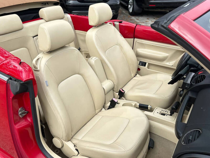 2009 Volkswagen New Beetle Convertible Base PZEV