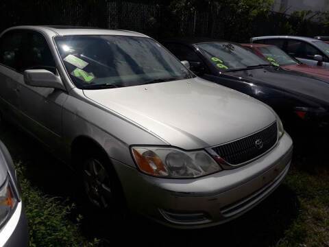 2001 Toyota Avalon for sale at M & M Auto Brokers in Chantilly VA