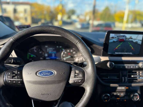 2021 Ford Escape Hybrid SE