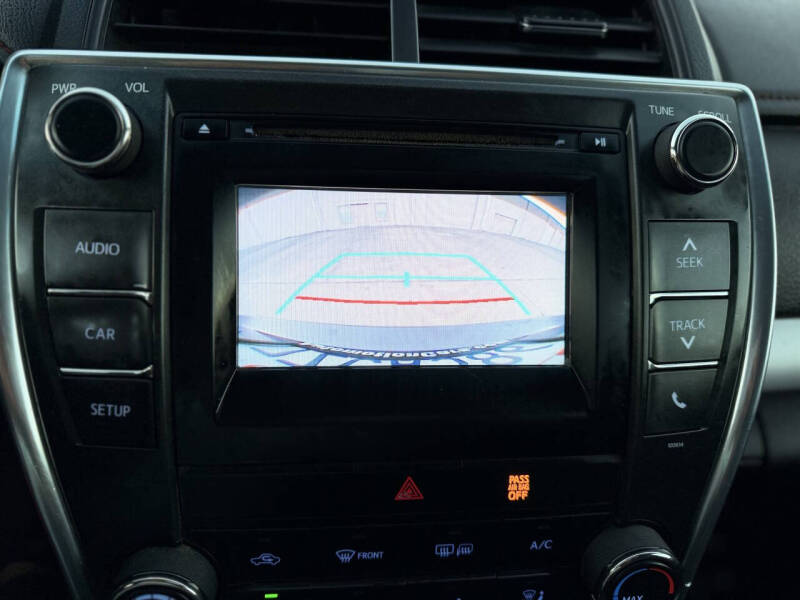2017 Toyota Camry SE