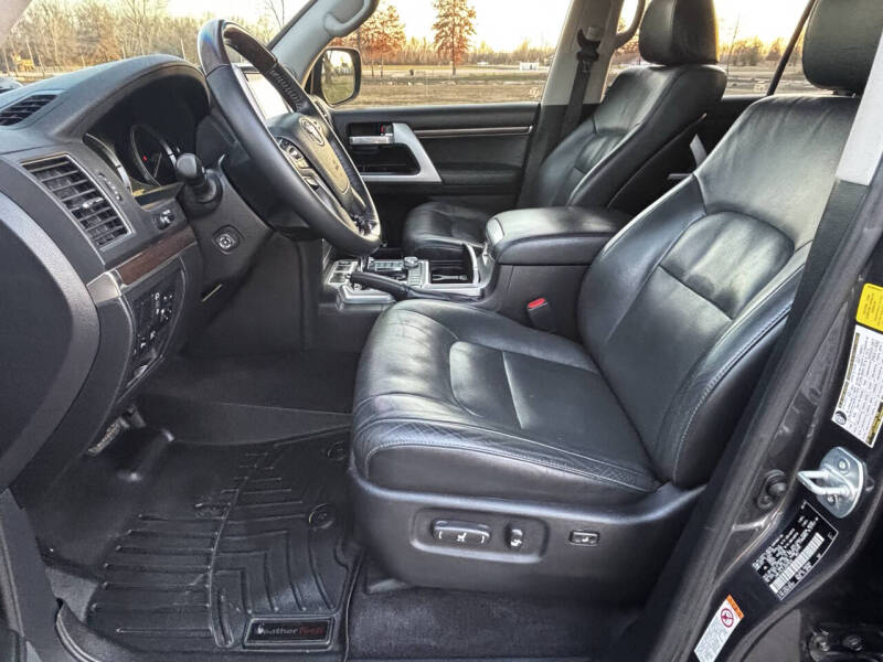 2018 Toyota Land Cruiser