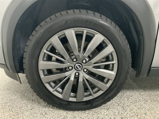 2022 Nissan Pathfinder SL
