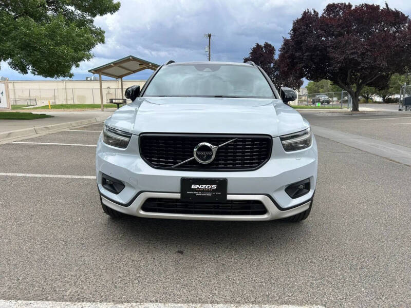 2022 Volvo XC40 T5 R-Design