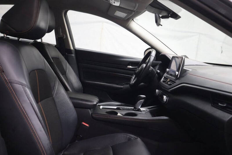 2022 Nissan Altima 2.5 SR