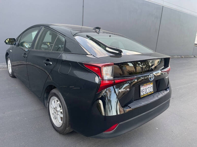 2022 Toyota Prius LE