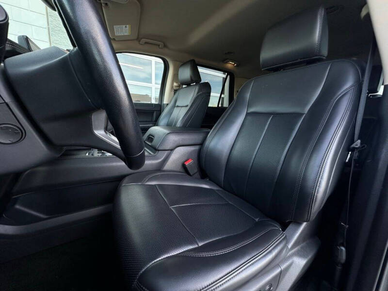 2023 Ford Expedition MAX XLT