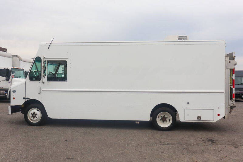 2015 Freightliner MT45 Chassis
