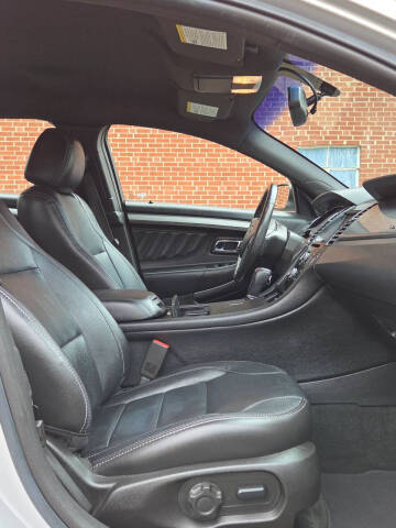 2016 Ford Taurus SEL