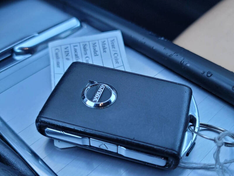 2018 Volvo XC90 T6 Momentum