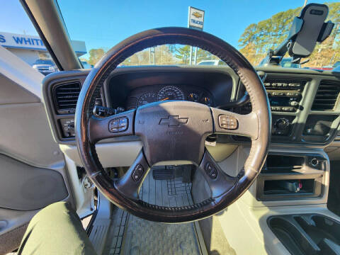 2005 Chevrolet Avalanche 2500 LS