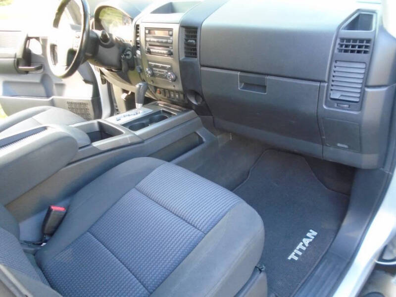 2012 Nissan Titan SV