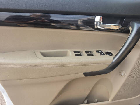2011 Kia Sorento LX