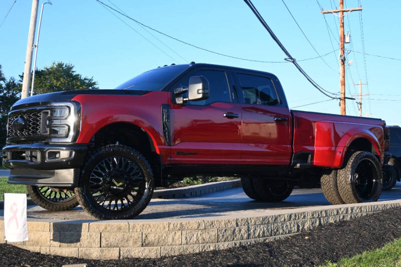2024 Ford F-350 Super Duty Lariat's photo