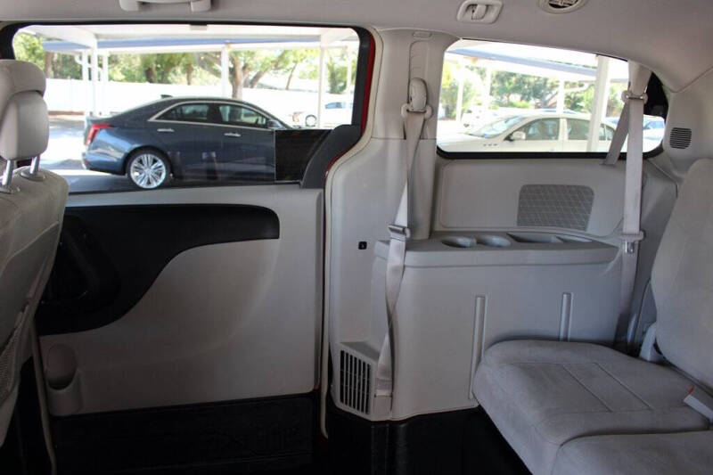 2011 Dodge Grand Caravan Crew