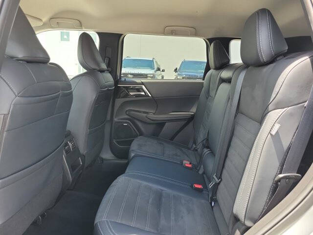 2025 Mitsubishi Outlander SE