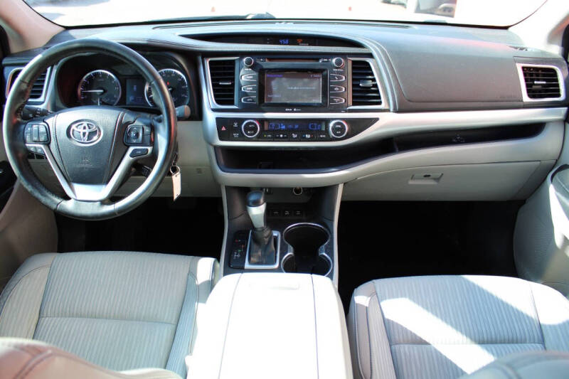 2015 Toyota Highlander LE Plus