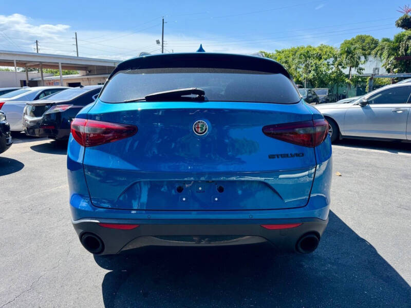 2019 Alfa Romeo Stelvio Sport
