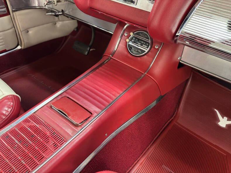 1958 Ford Thunderbird