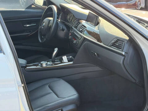 2015 BMW 3 Series 320i