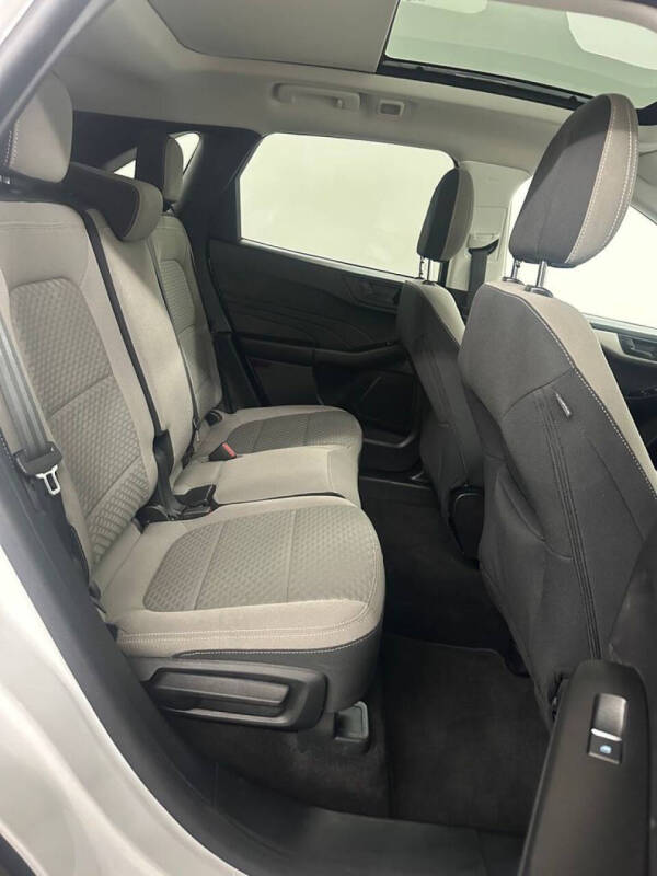 2022 Ford Escape Hybrid SE