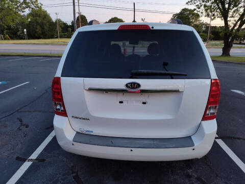 2011 Kia Sedona LX