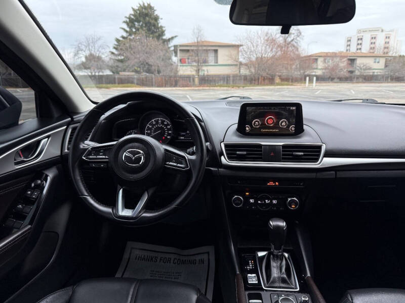 2018 Mazda MAZDA3 Touring