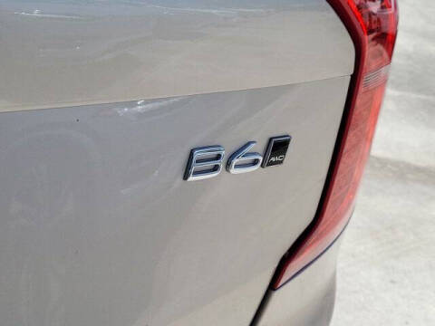 2025 Volvo XC90 B6 Core Bright Theme