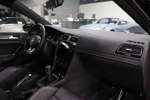 2019 Volkswagen Golf GTI S