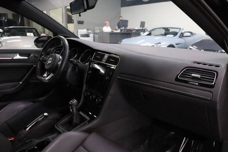 2019 Volkswagen Golf GTI S