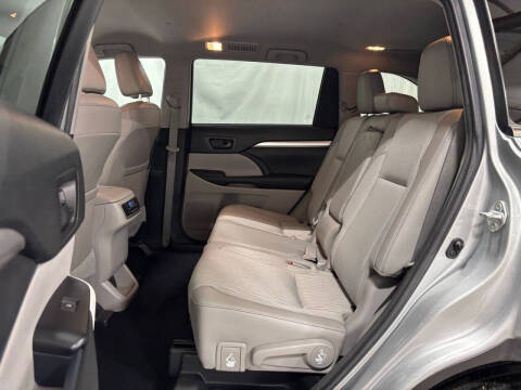 2017 Toyota Highlander LE