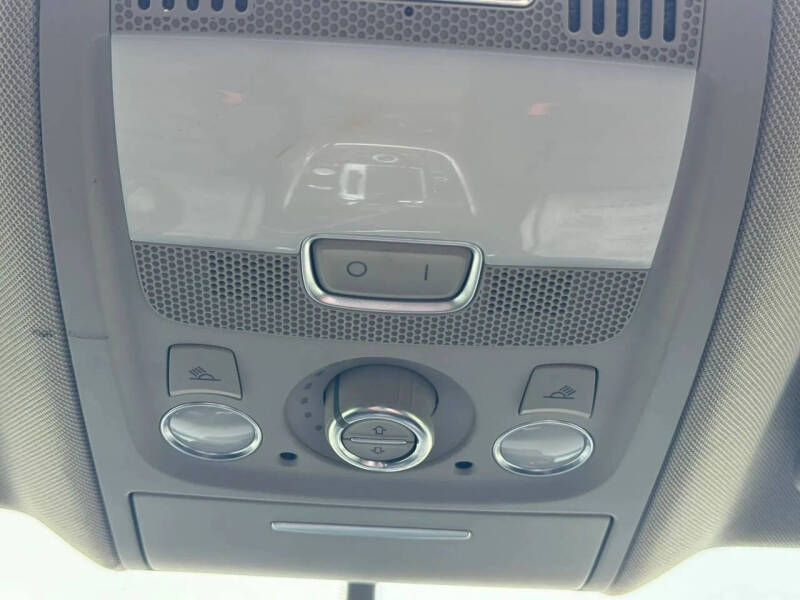 2012 Audi Q5 3.2 quattro Premium Plus