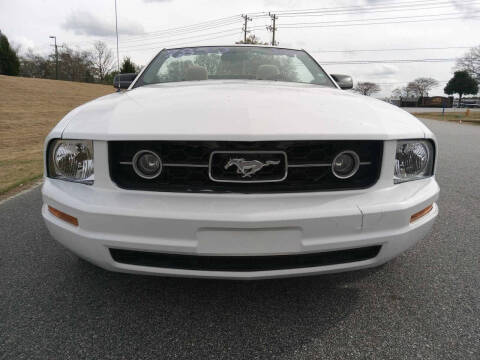 2007 Ford Mustang V6 Deluxe