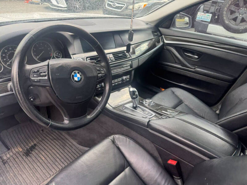 2011 BMW 5 Series 528i