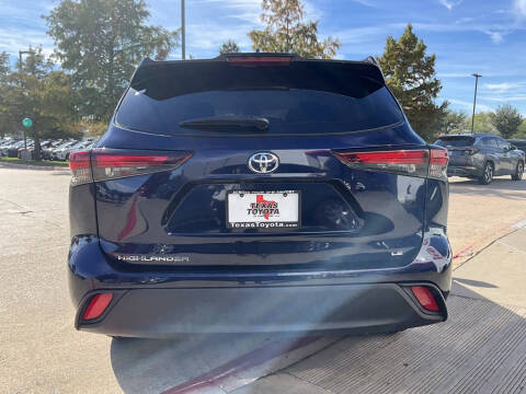 2025 Toyota Highlander LE