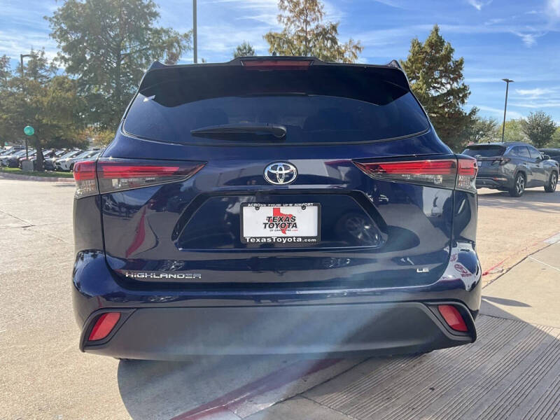 2025 Toyota Highlander LE