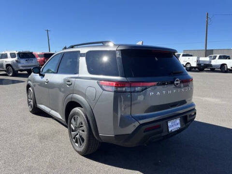 2024 Nissan Pathfinder SV