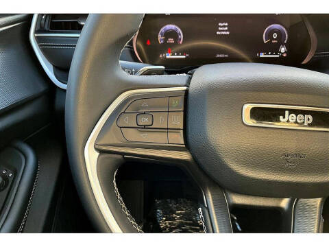 2024 Jeep Grand Cherokee Laredo