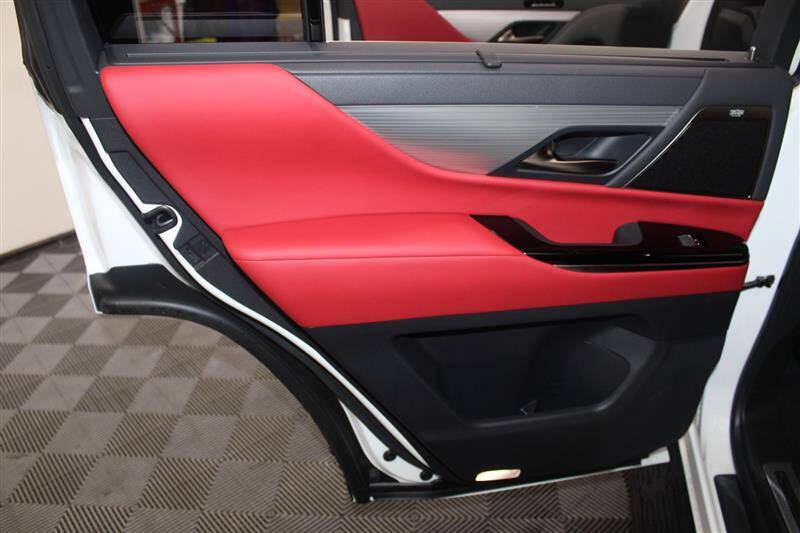 2025 Lexus LX 700h F SPORT Handling