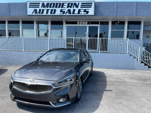 2017 Kia Cadenza for sale at Modern Auto Sales in Hollywood FL