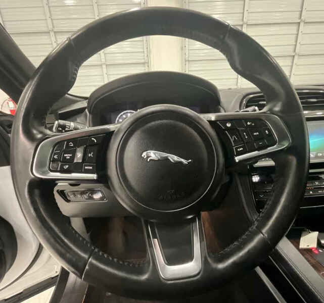 2019 Jaguar F-PACE 25t Prestige