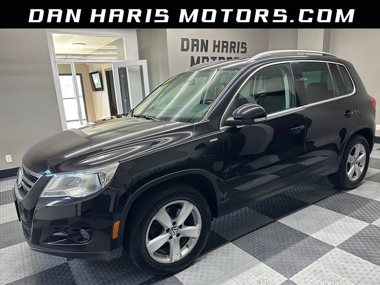 2010 Volkswagen Tiguan for sale at Dan Haris Motors in Waterloo, IA