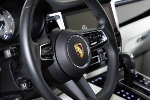 2022 Porsche Macan S