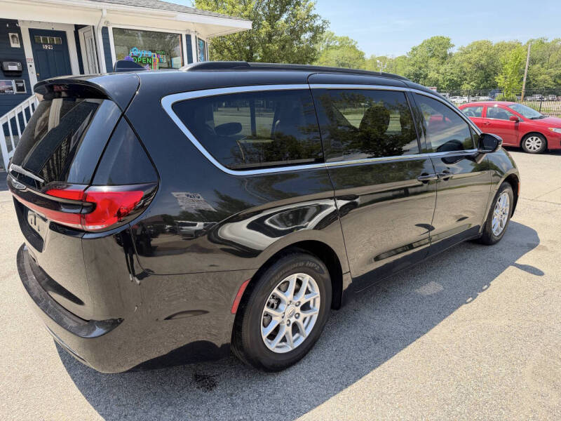 2022 Chrysler Pacifica Touring L