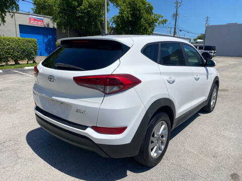 2016 Hyundai Tucson SE