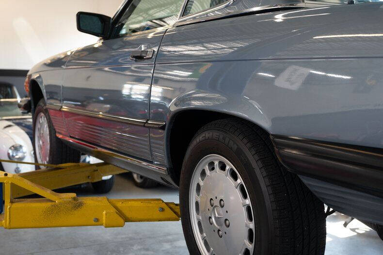 1986 Mercedes-Benz 560-Class 560 SL