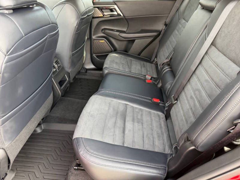2026 Mitsubishi Outlander SE