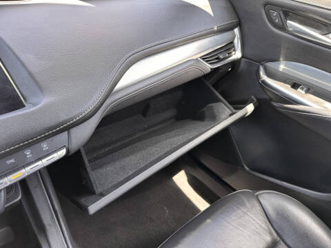 2023 Cadillac XT4 Premium Luxury