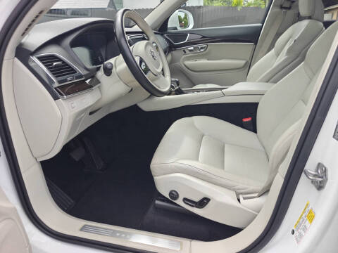 2019 Volvo XC90 T5 Momentum