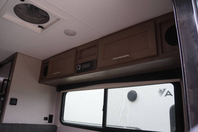 2025 Adventurer 89RB