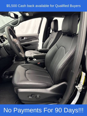 2026 Chrysler Pacifica Select